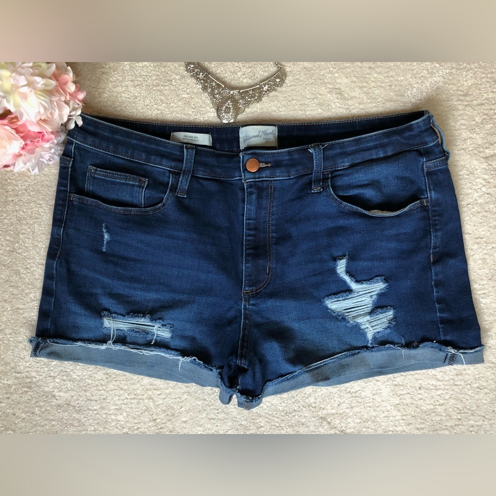 Universal Thread Distressed Denim Shorts Size 16